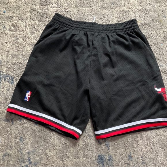 NBA SWINGMAN 97-98 ALTERNATIVE SHORTS SIZES XL XXL BRAND NEW